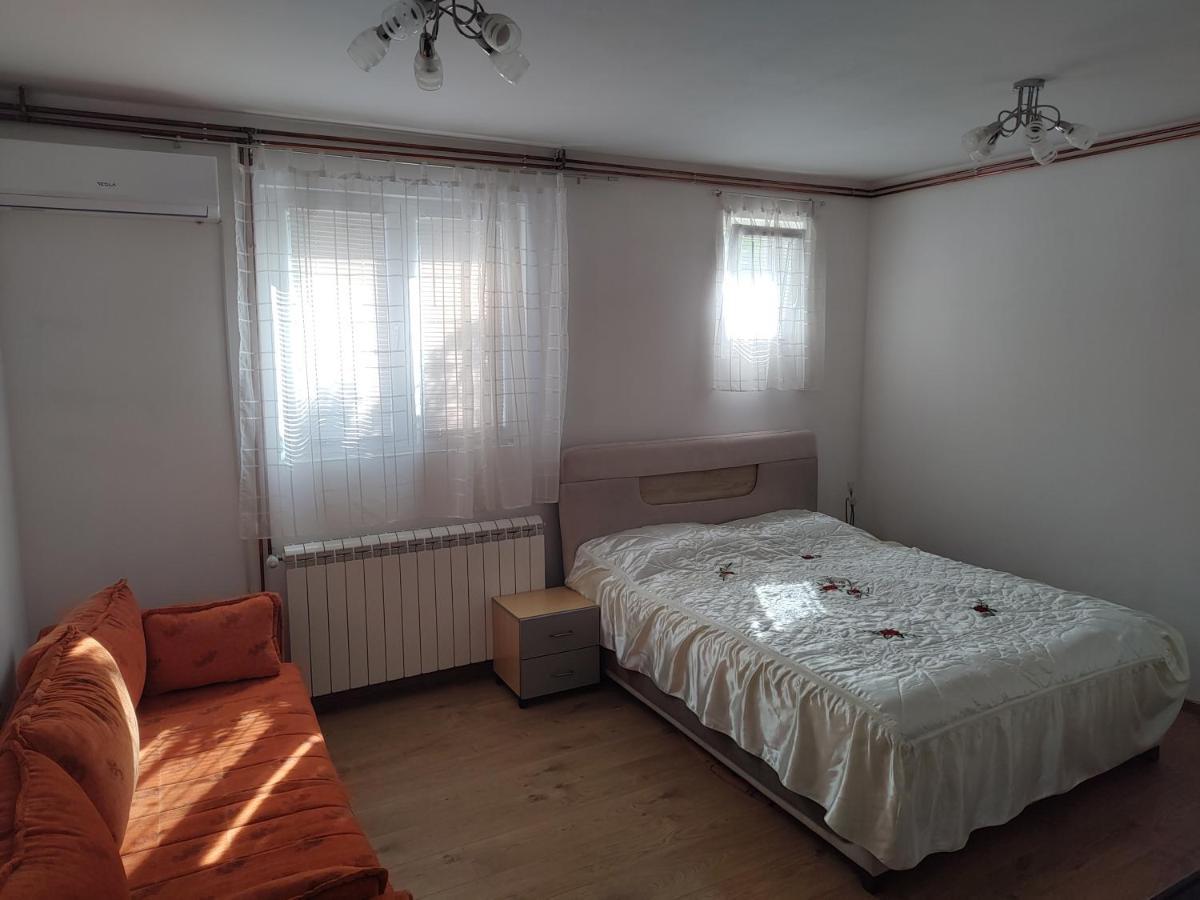 Apartman Anastasija Surčin Exterior foto