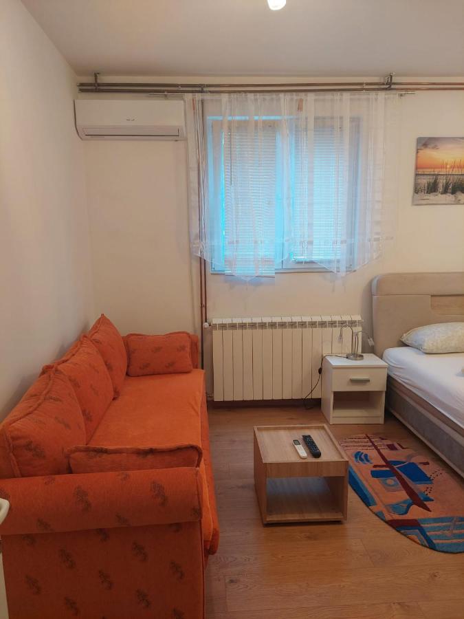 Apartman Anastasija Surčin Exterior foto